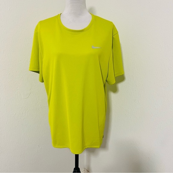 NIKE Fri-Fit Men Large Running Neon S/S Miler Performance T-Shirt DV9315 Cactus - Picture 2 of 6